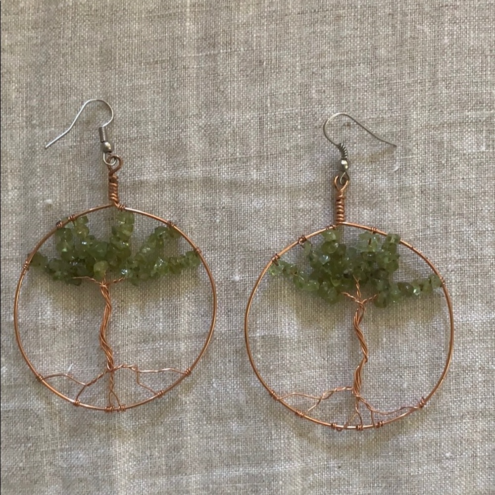 peridot stone copper tree earrings